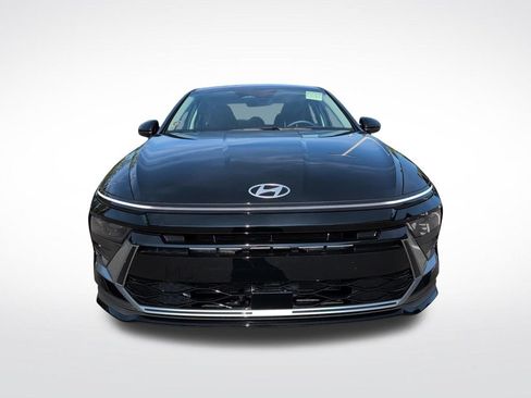 Used 2025 Hyundai Sonata SE FWD image 2