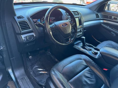 Used 2016 Ford Explorer XLT w/ Equipment Group 202A AWD/4WD image 10