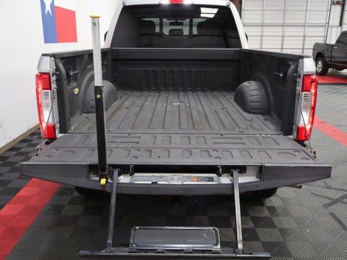 Used 2018 Ford F250 Lariat w/ Lariat Value Package AWD/4WD image 23