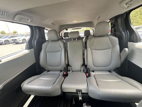 Certified 2026 Toyota Sienna XLE FWD image 12