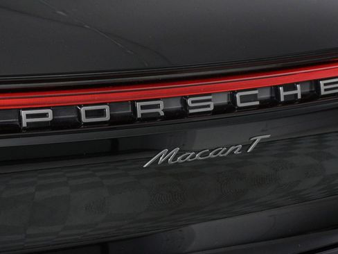 Certified 2025 Porsche Macan Turbo image 22