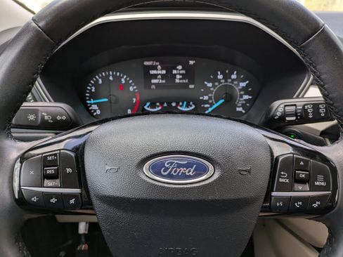Used 2022 Ford Escape SEL FWD image 25