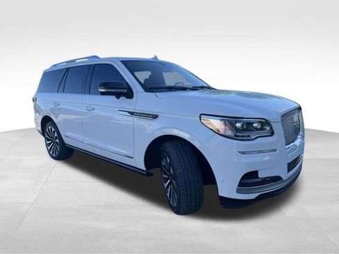 Used 2023 Lincoln Navigator Reserve AWD/4WD image 9