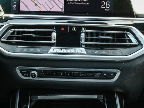 Used 2021 BMW X7 M50i AWD/4WD image 12