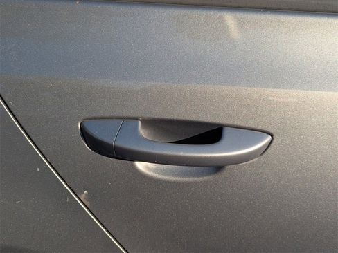 Used 2011 Volkswagen Golf 4-Door image 12