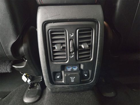 Used 2024 Dodge Durango GT image 28