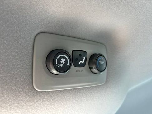 Used 2012 Toyota Sienna LE FWD image 10