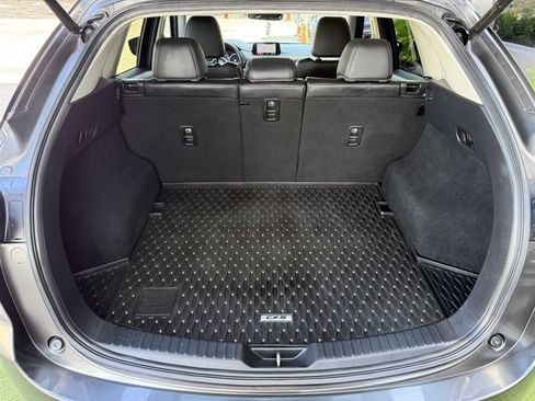 Used 2018 MAZDA CX-5 Touring w/ Preferred Equipment Package FWD image 31