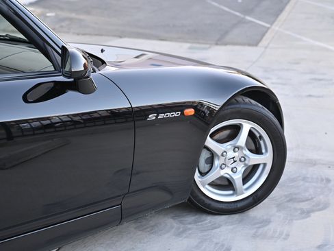 Used 2001 Honda S2000 image 35