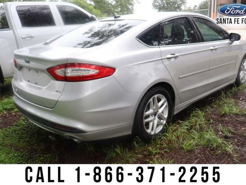 Used 2014 Ford Fusion SE FWD image 3