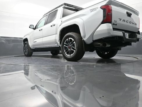 New 2024 Toyota Tacoma TRD Sport w/ TRD Sport Upgrade Package AWD/4WD image 29