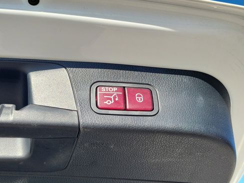 Used 2022 Mercedes-Benz GLB 250 image 17