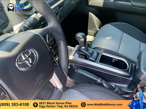 Used 2021 Toyota Tacoma TRD Sport AWD/4WD image 15