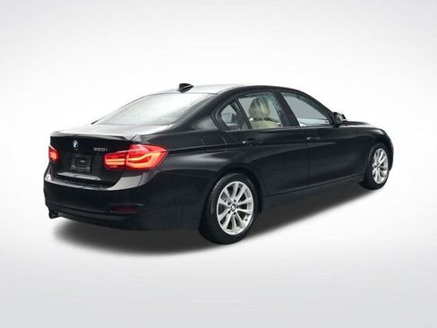 Used 2018 BMW 320i Sedan image 4