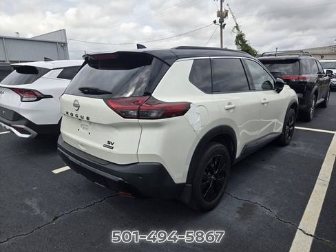 Used 2023 Nissan Rogue SV w/ SV Premium B Package FWD image 5