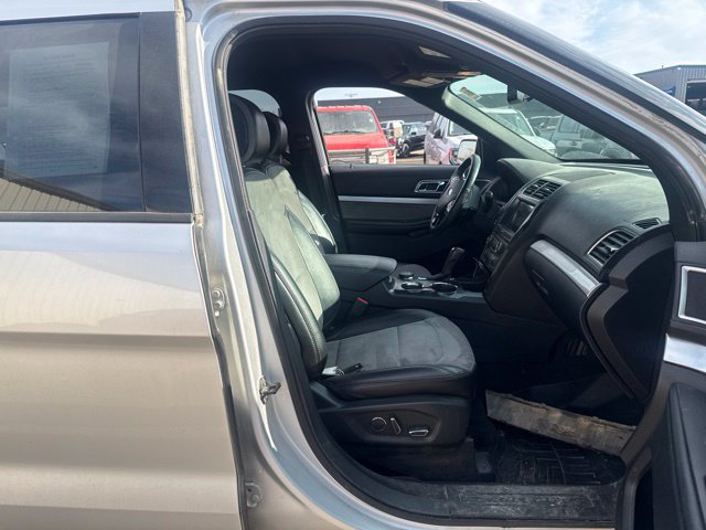 Used 2017 Ford Explorer XLT w/ Equipment Group 202A AWD/4WD image 20