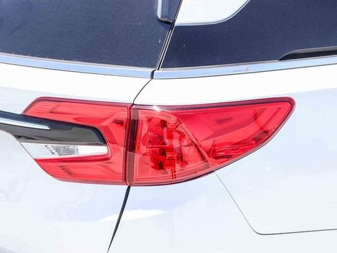 Used 2023 Honda Odyssey EX-L image 8