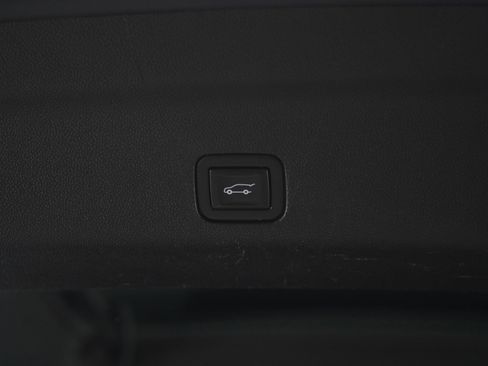 Used 2021 Chevrolet Tahoe Z71 w/ Luxury Package image 18