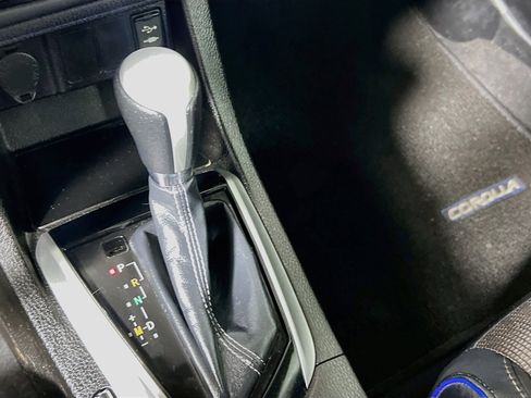 Used 2018 Toyota Corolla SE FWD image 22