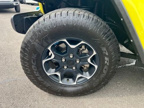 Used 2023 Jeep Wrangler Unlimited Rubicon 4xe w/ Cold Weather Group AWD/4WD image 43
