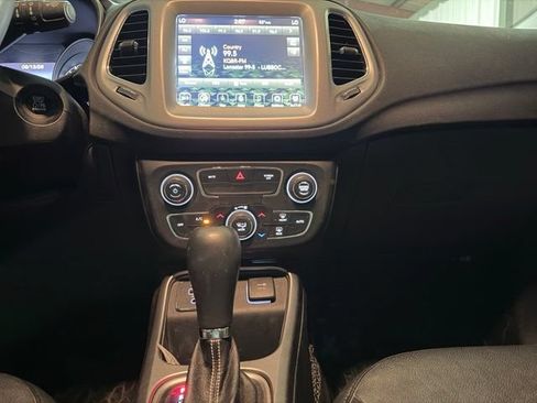 Used 2021 Jeep Compass Latitude FWD image 15