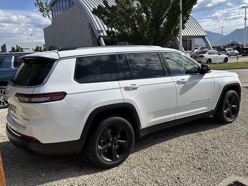 Used 2021 Jeep Grand Cherokee L Limited w/ Trailer Tow Package AWD/4WD image 3