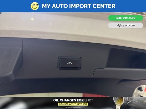 Used 2020 Volkswagen Atlas Cross Sport SE w/ Towing Package image 29