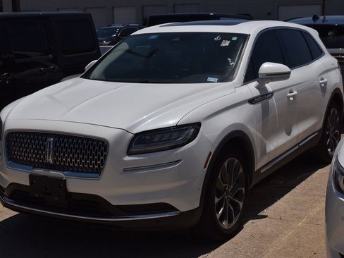 Used 2023 Lincoln Nautilus Reserve w/ Equipment Group 201A AWD/4WD image 2
