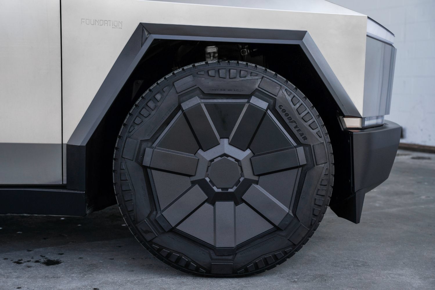 Used 2024 Tesla Cybertruck Cyberbeast AWD/4WD image 24