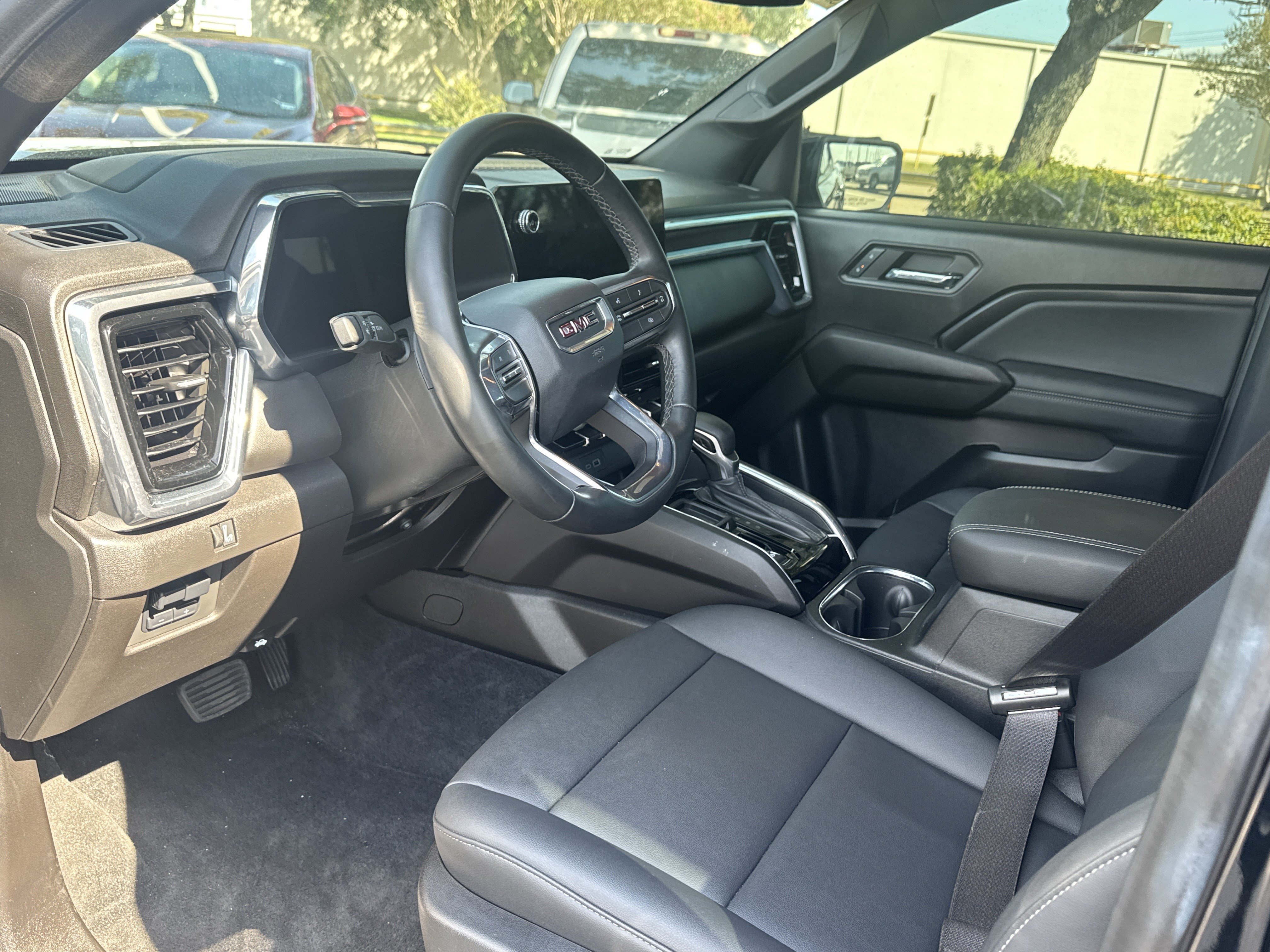 Used 2024 GMC Canyon Elevation w/ Elevation Premium Package RWD image 6