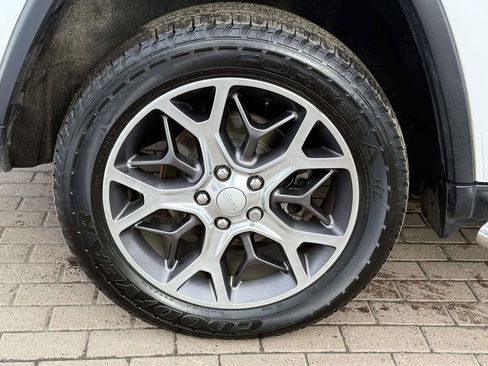 Used 2019 Jeep Grand Cherokee Limited image 7