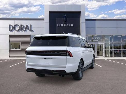 New 2026 Lincoln Navigator Premiere AWD/4WD image 18