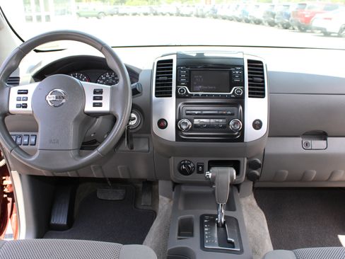 Used 2016 Nissan Frontier SV AWD/4WD image 24