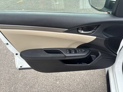 Used 2018 Honda Civic Sport image 14
