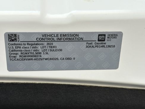 Used 2024 GMC Terrain SLT FWD image 34