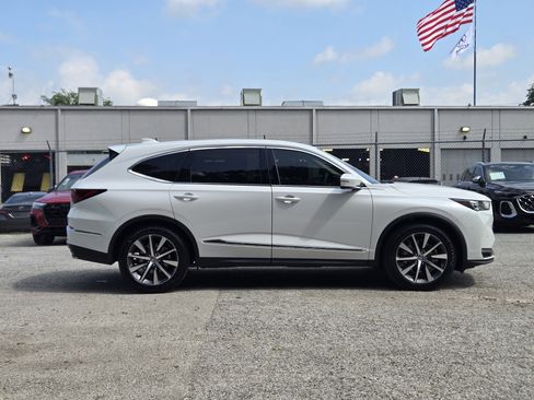 Certified 2026 Acura MDX w/ Technology Package FWD image 5