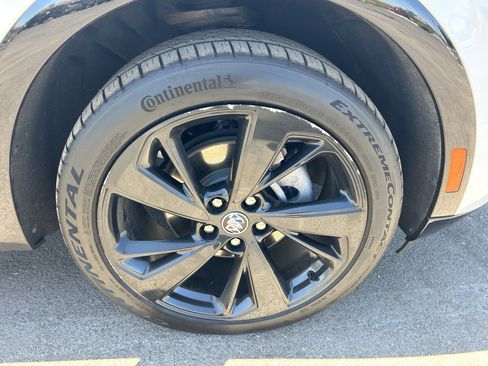 Certified 2022 Buick Envision Essence w/ Technology Package I AWD/4WD image 10