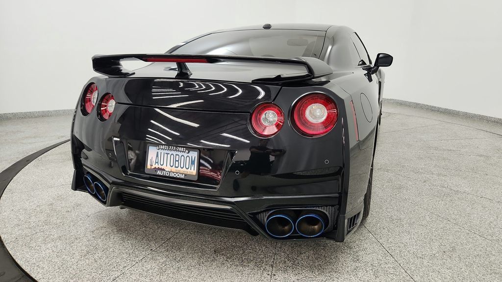 Used 2020 Nissan GT-R Premium w/ Premium Interior Package AWD/4WD image 19