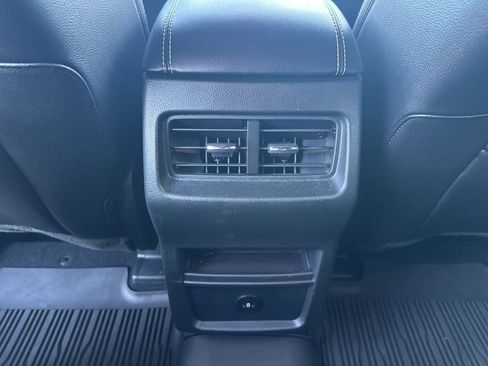 Used 2024 Ford Edge ST image 13