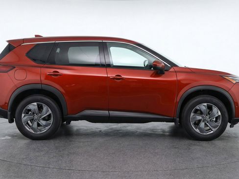 Used 2025 Nissan Rogue SV AWD/4WD image 11