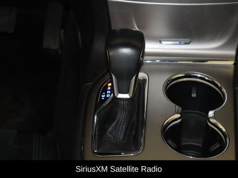 Used 2018 Jeep Grand Cherokee Altitude image 13