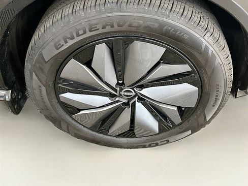 Used 2023 Nissan Ariya AWD image 11