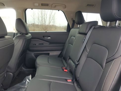 New 2025 Nissan Pathfinder SL image 31