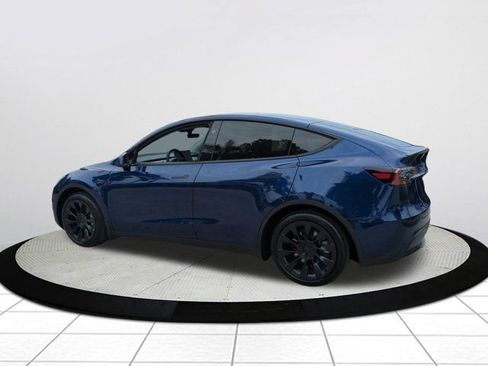 Used 2025 Tesla Model Y Long Range RWD image 5