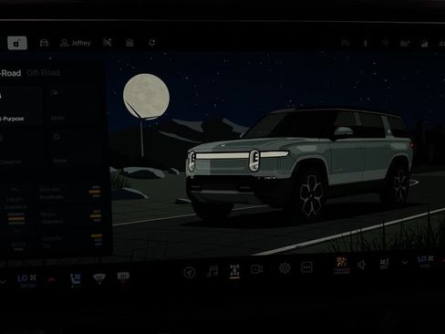 Used 2024 Rivian R1S Adventure AWD/4WD image 37