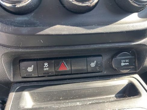 Used 2014 Jeep Patriot Latitude w/ Sun/Sound Group image 18