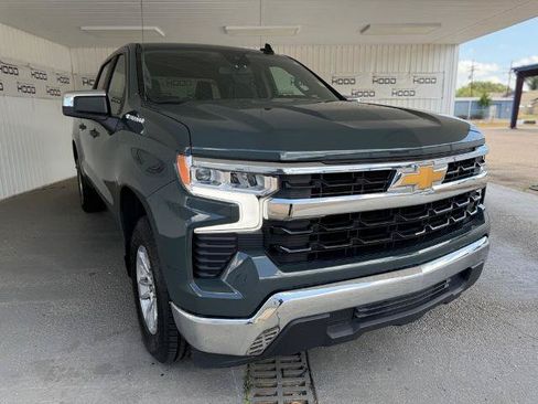 Used 2025 Chevrolet Silverado 1500 LT RWD image 1