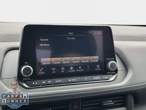 Used 2025 Nissan Rogue S AWD/4WD image 28