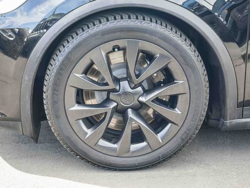 Used 2022 Tesla Model X image 8