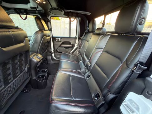 Used 2021 Jeep Gladiator Rubicon AWD/4WD image 25